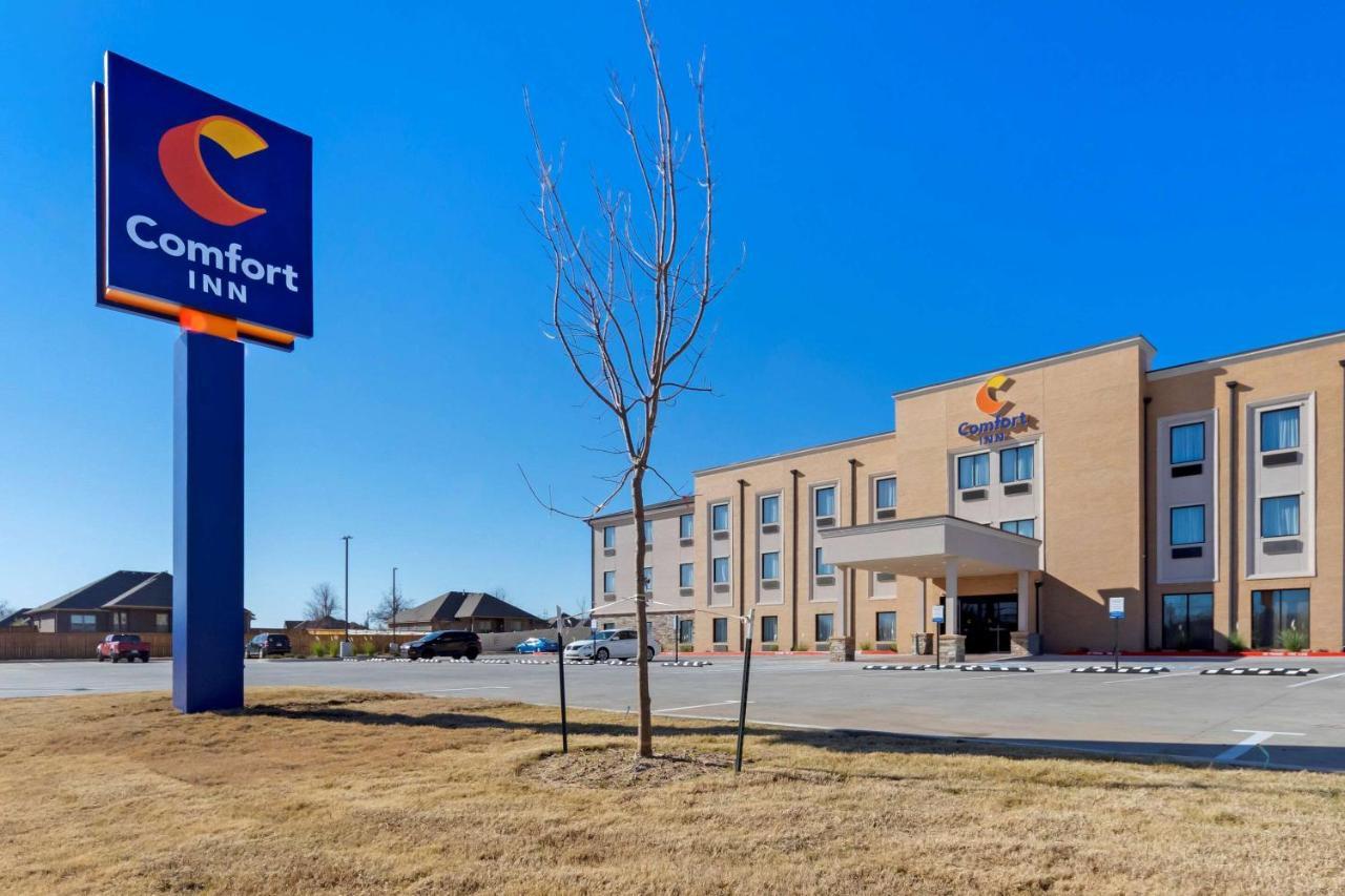 Comfort Inn & Suites Harrah Choctaw Exterior photo